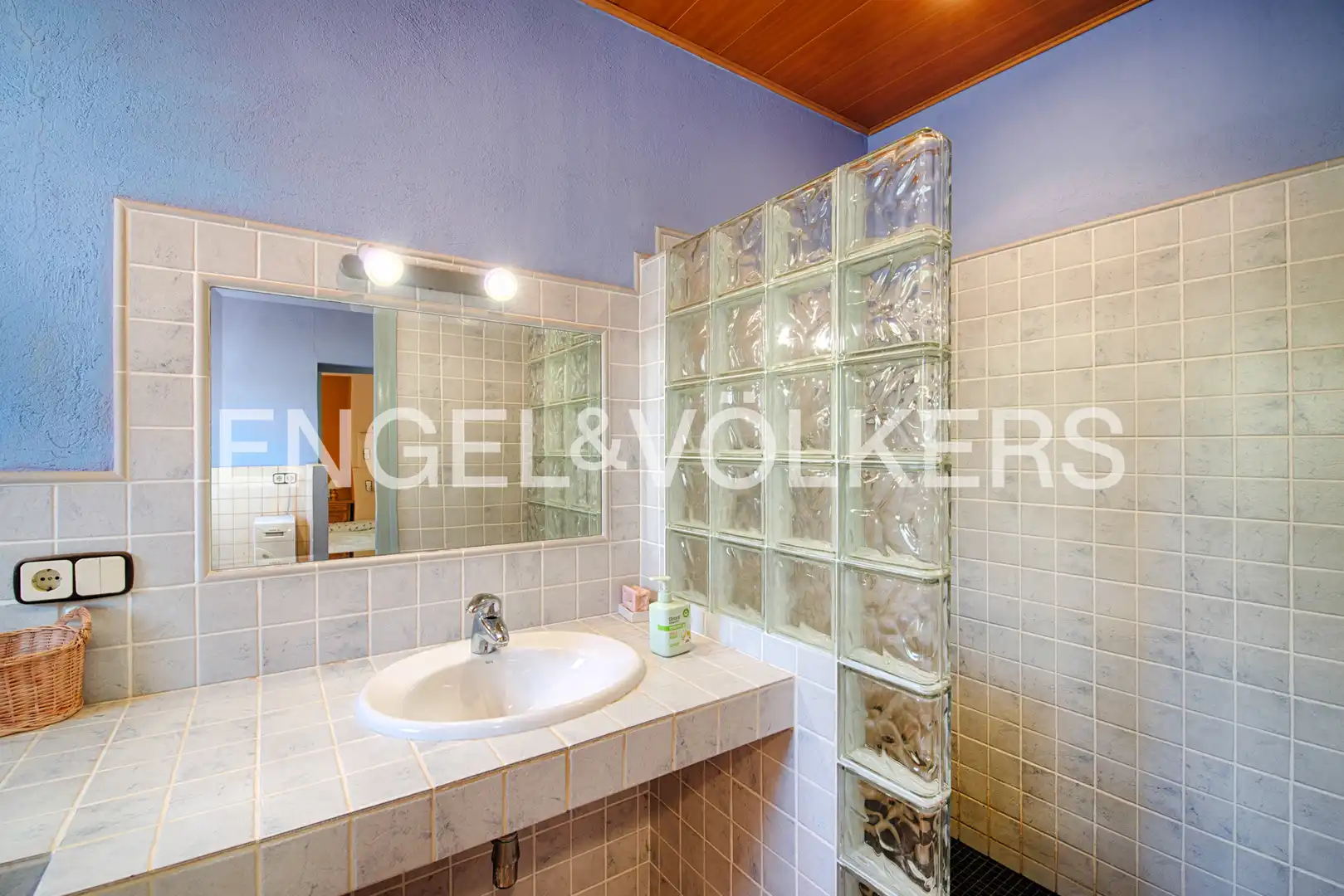 Bathroom of Detached homes for sale in Fortià  with Air Conditioner, Terrace and Swimming Pool