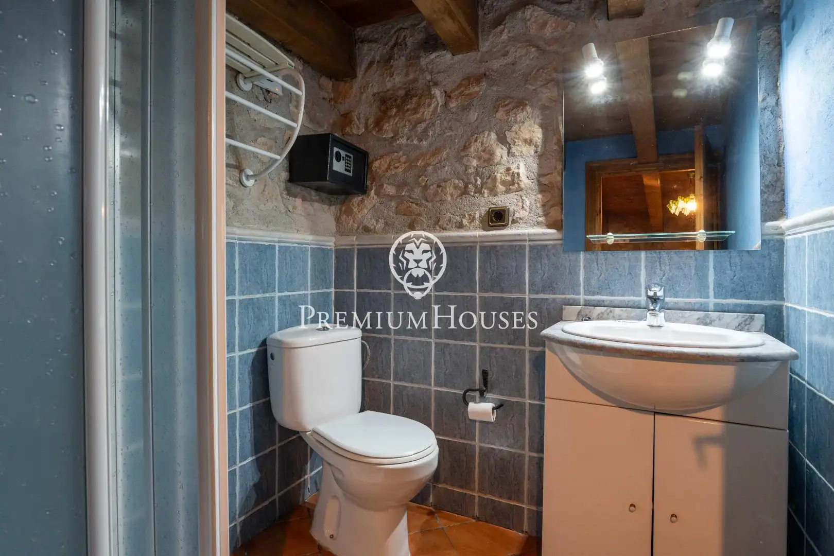 Baño de Finca rústica en venta en Montblanc con Calefacción, Jardín privado y Terraza