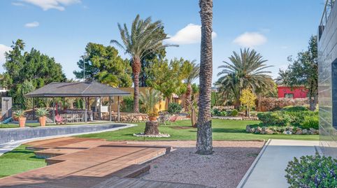 Exclusiva propiedad de lujo con jardín japonés y zona privada de bienestar en Valverde