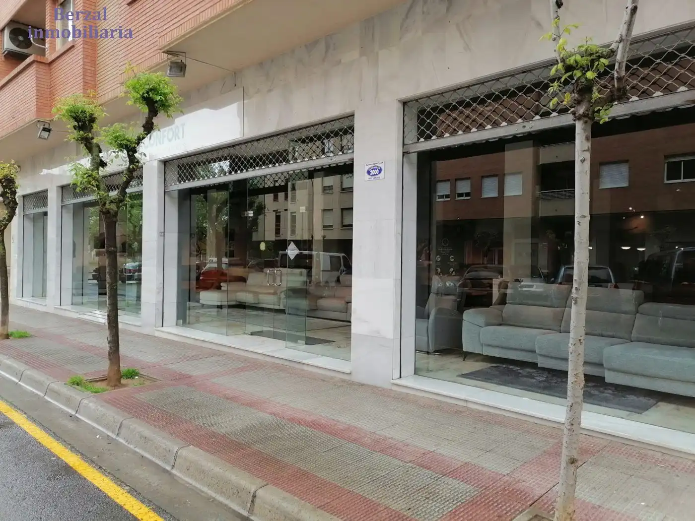Local comercial en venta en Calle Pintor Rosales