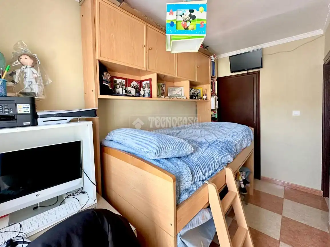 Habitación de Casa adosada en venta en Antequera con Aire acondicionado, Trastero y Amueblado