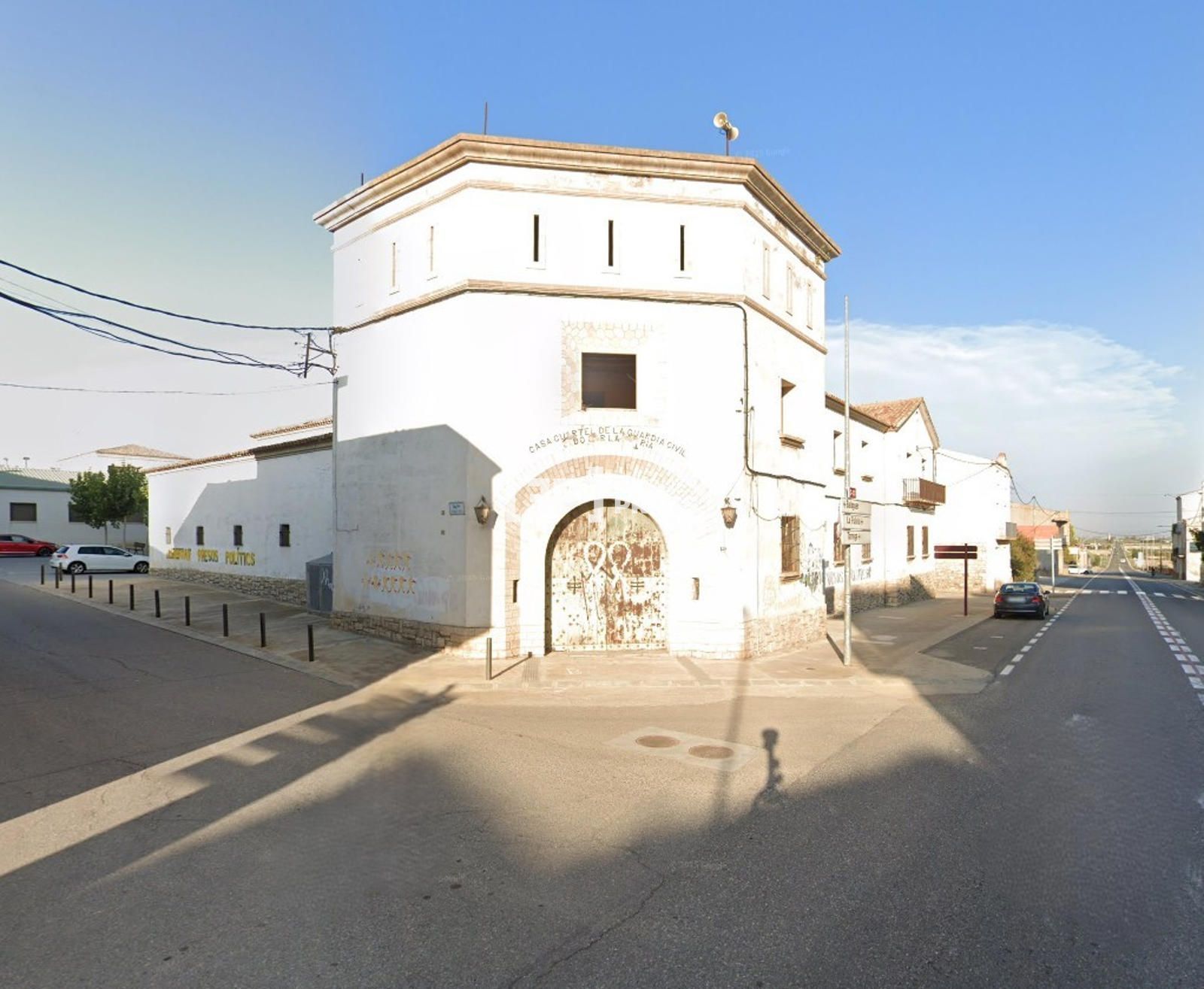 Vista exterior de Edifici en venda en Bellcaire d'Urgell