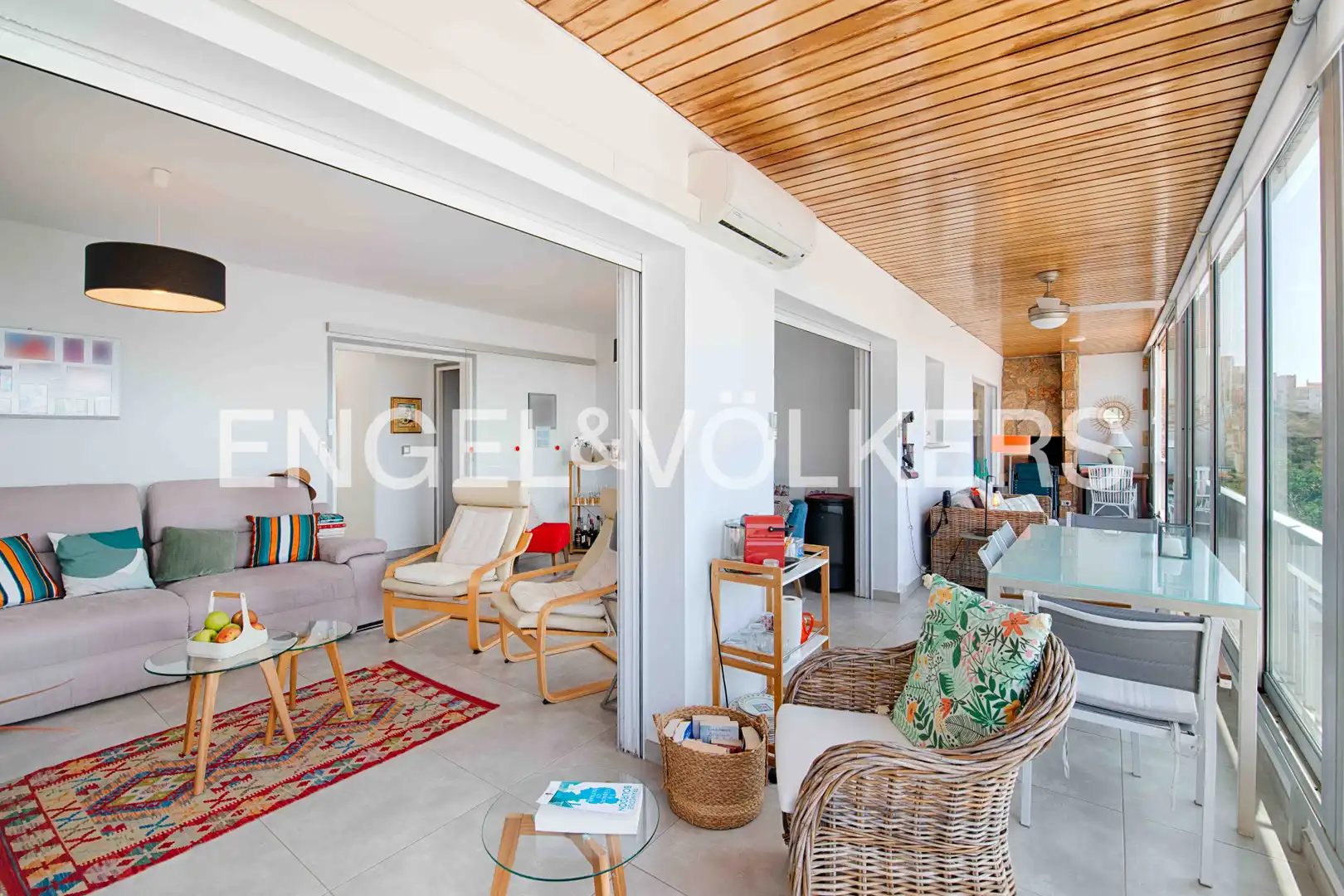 Piso con terraza en venta en Carrer Cant dels Ocells 38, imagen 9