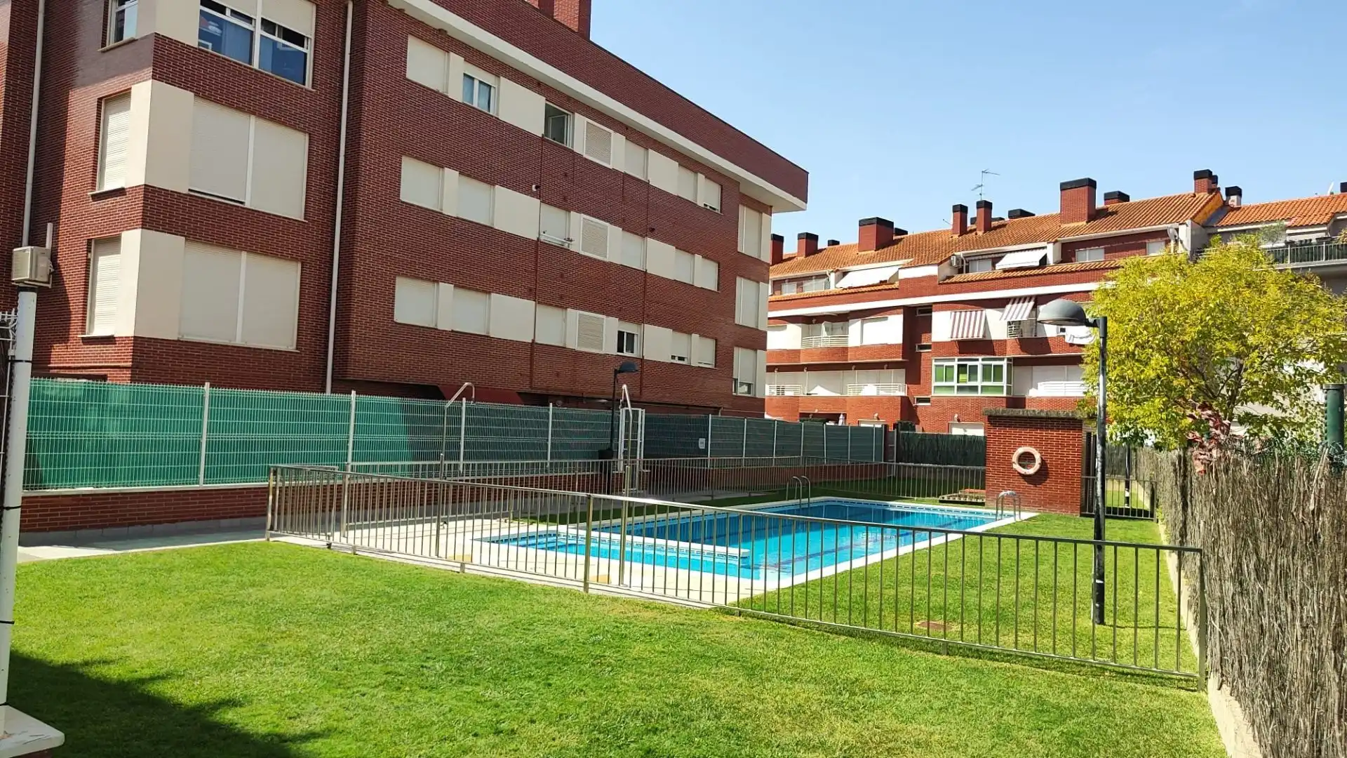 Piscina de Apartament en venda en Villamediana de Iregua amb Calefacció, Jardí privat i Terrassa