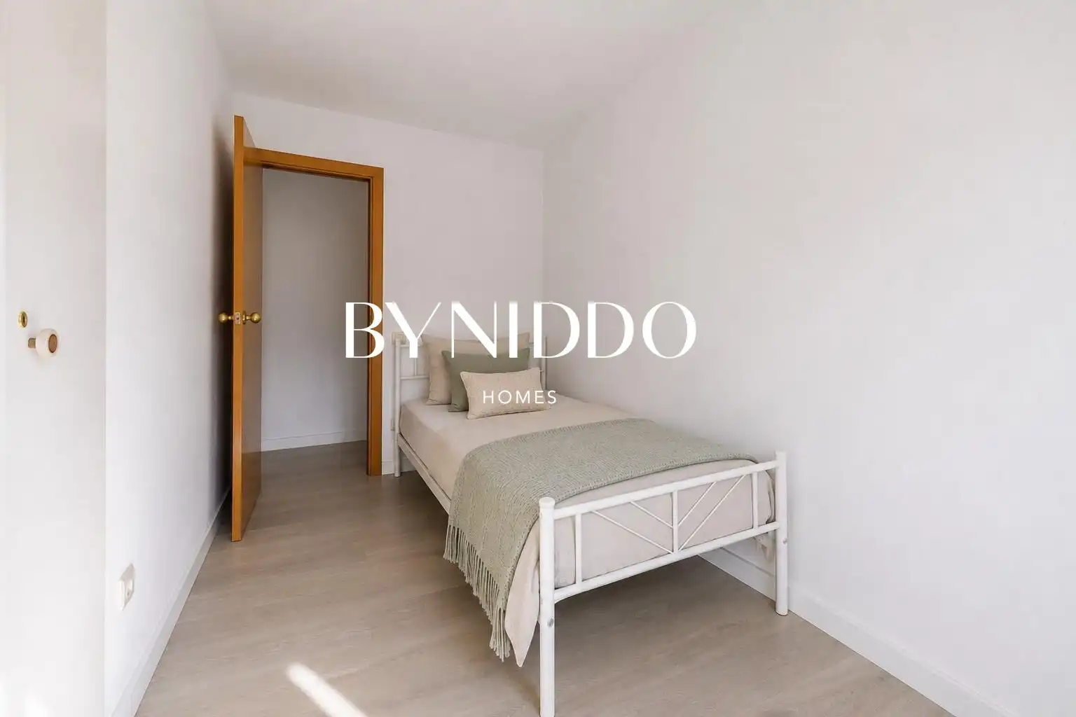 Habitación de Ático en venta en Sant Cugat del Vallès con Aire acondicionado, Calefacción y Parquet