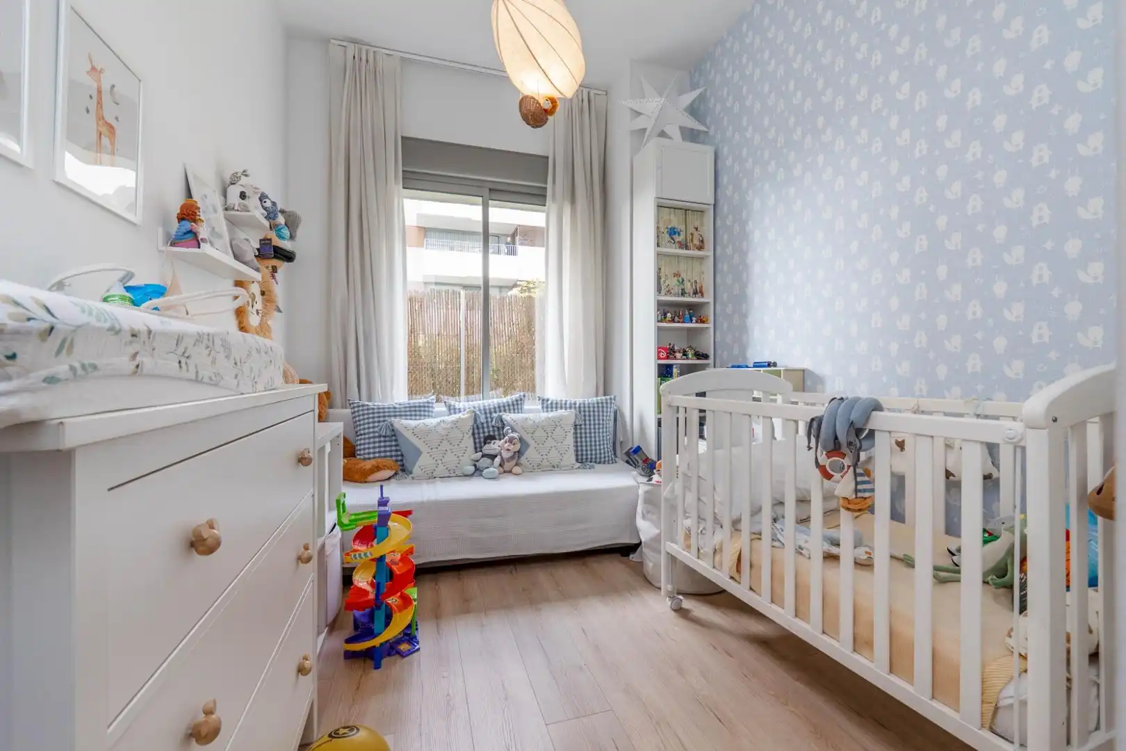 Habitación de Piso en venta en Granada con Calefacción, Amueblado y Piscina comunitaria