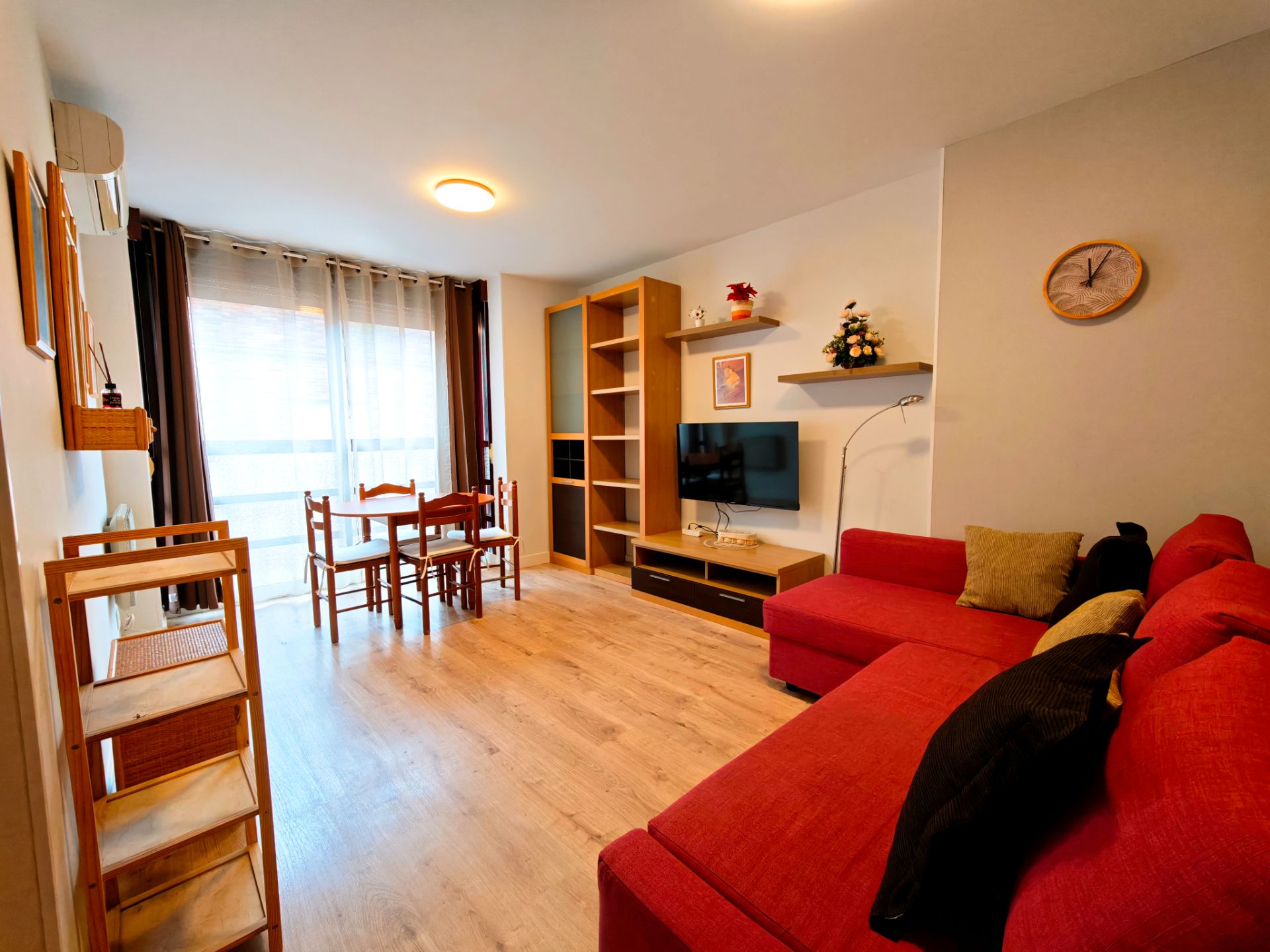 Living room of Flat to rent in  Madrid Capital  with Air Conditioner, Heating and Furnished