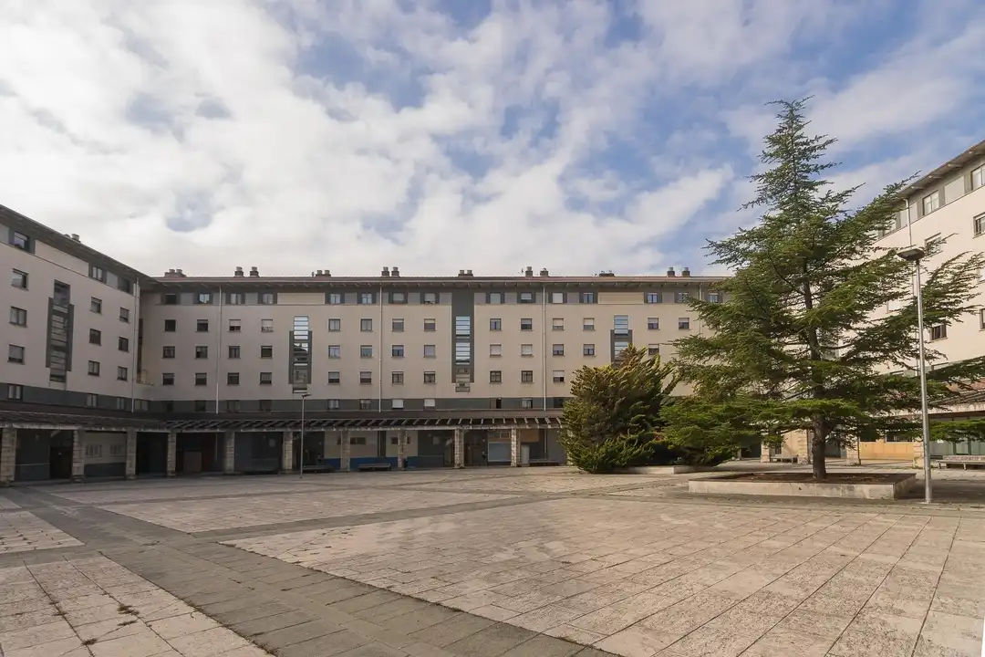 Vista exterior de Local en venta en Zizur Mayor / Zizur Nagusia con Amueblado