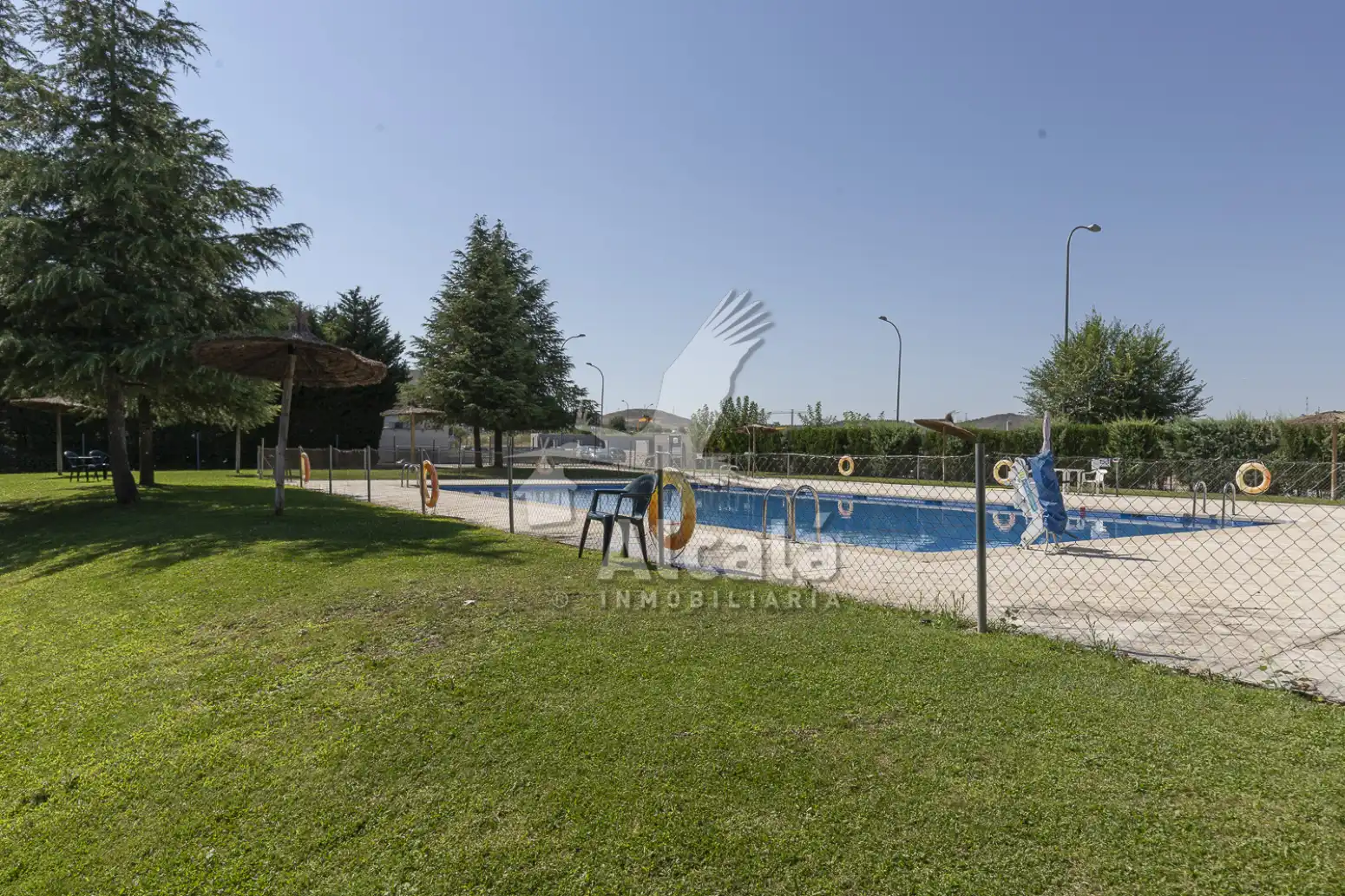 Swimming pool of Flat for sale in Loeches  with Air Conditioner, Heating and Private garden