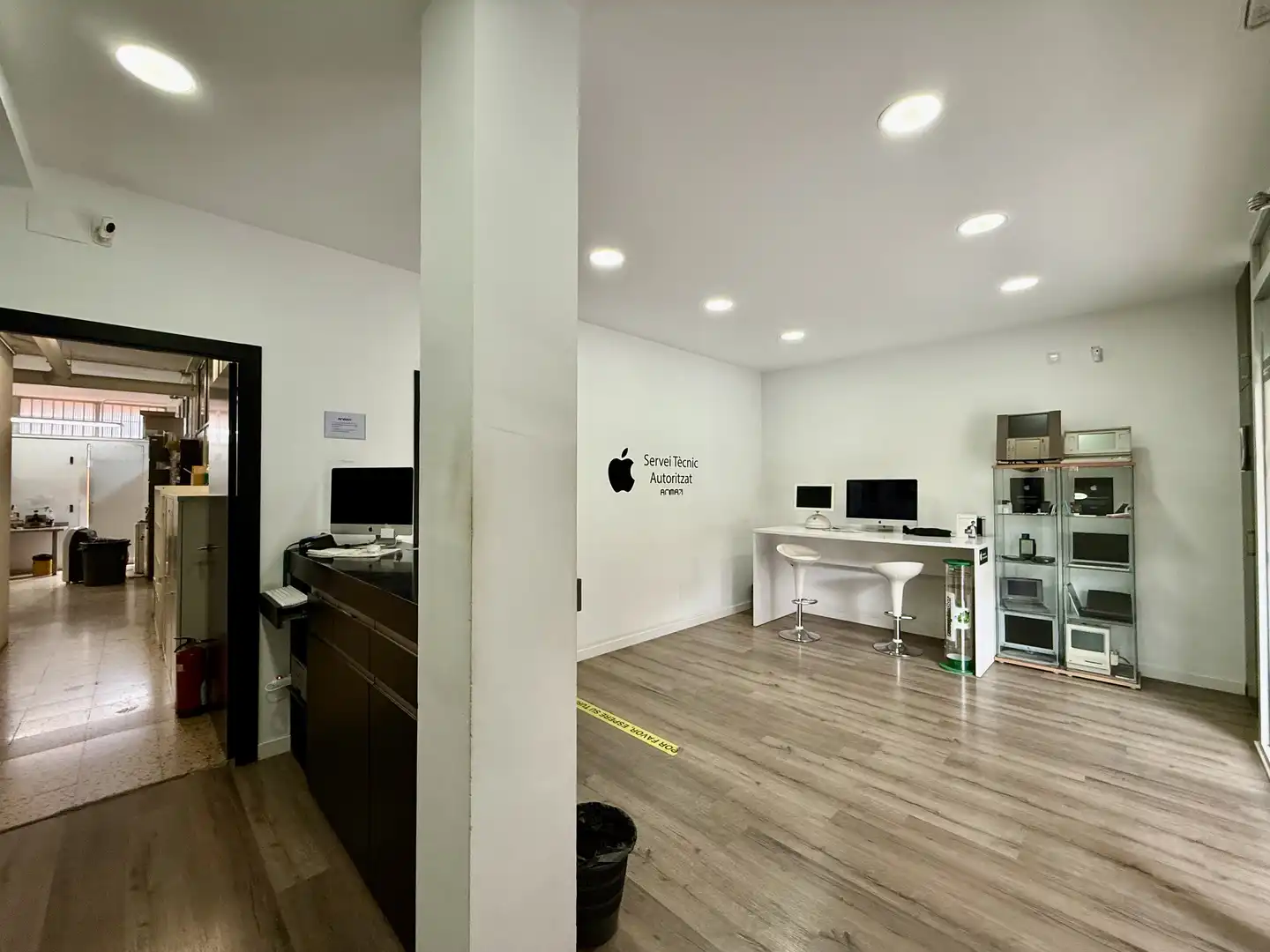 Local en venta en Cornellà de Llobregat