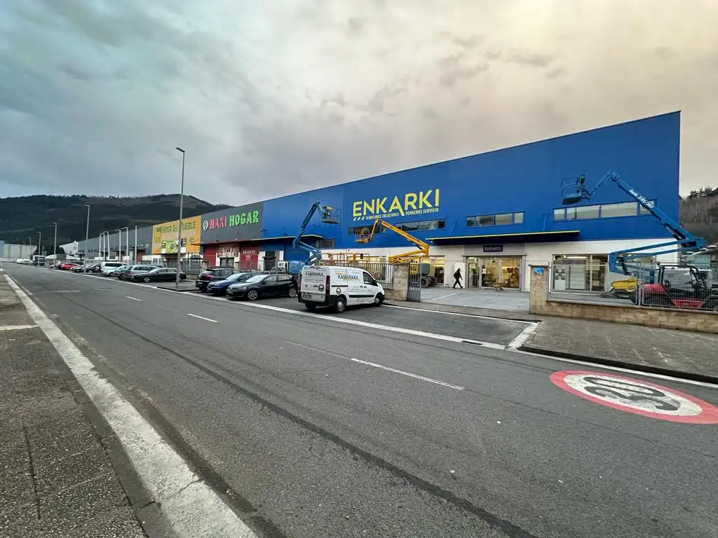 Vista exterior de Local de alquiler en Vitoria - Gasteiz con Aire acondicionado, Calefacción y Amueblado