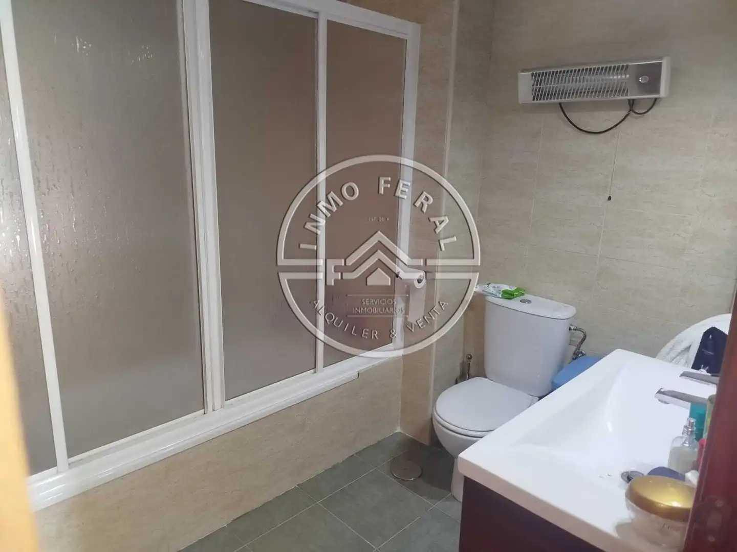 Bathroom of Flat for sale in Écija  with Air Conditioner, Heating and Parquet flooring