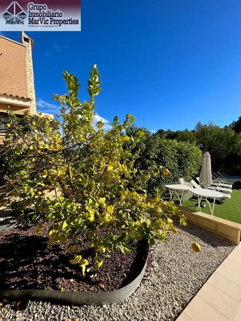 Jardín de Casa o chalet en venta en La Nucia con Aire acondicionado, Jardín privado y Terraza