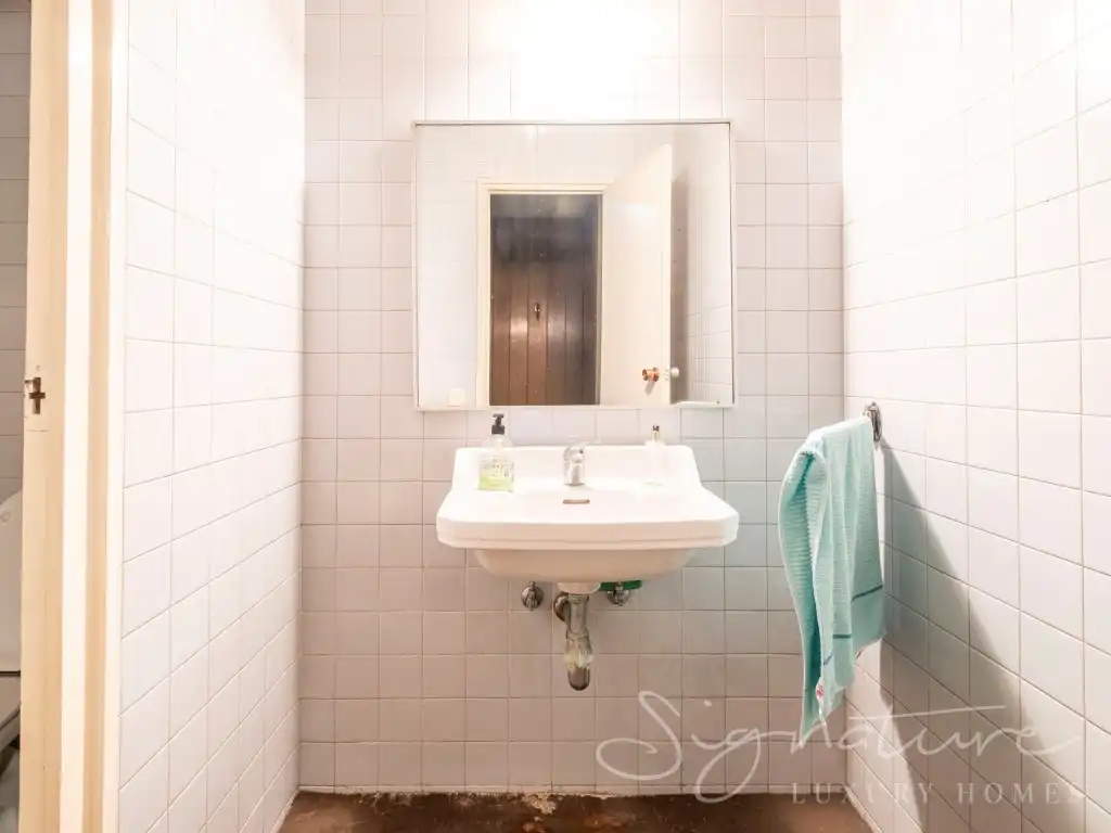 Baño de Edificio en venta en L'Hospitalet de Llobregat