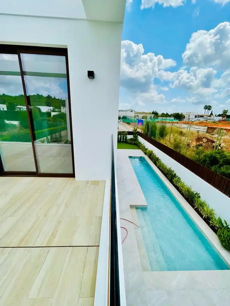 Swimming pool of Houses for sale in Santa Eulària des Riu  with Air Conditioner, Heating and Private garden