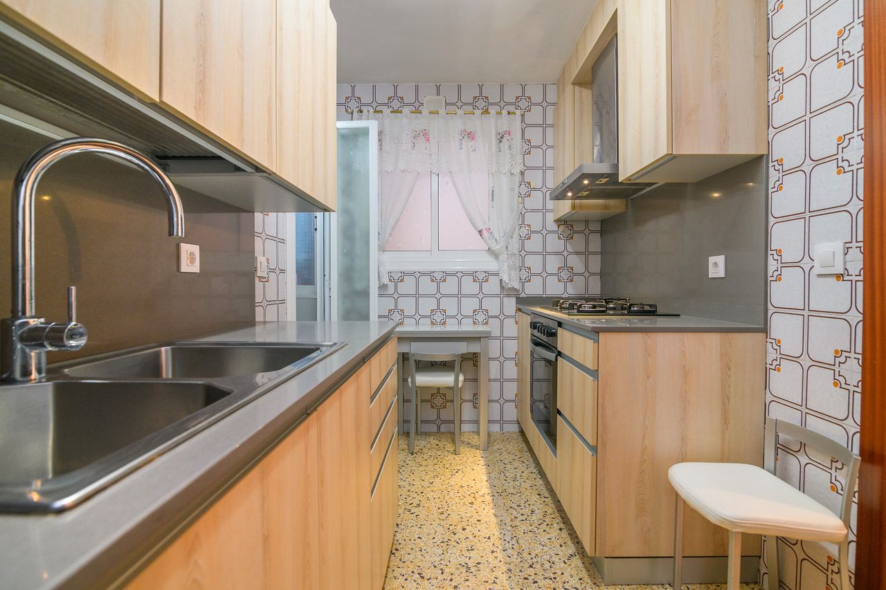 Kitchen of Flat for sale in Cornellà de Llobregat  with Air Conditioner, Balcony and Alarm