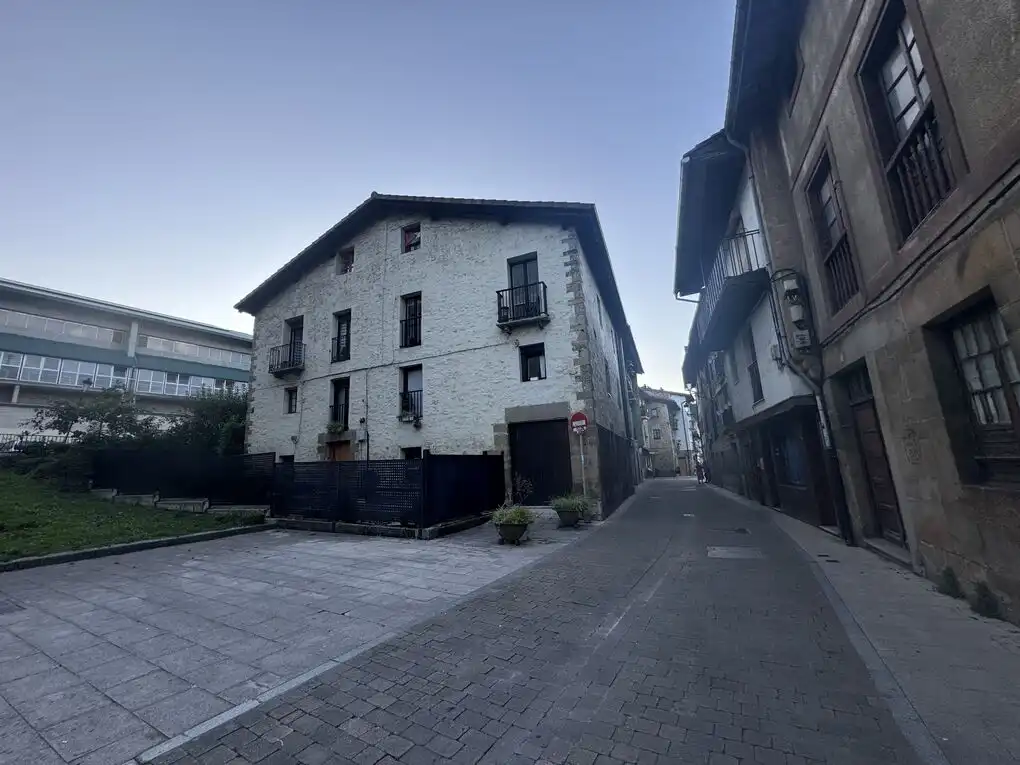 Vista exterior de Piso en venta en Antzuola, Gipuzkoa