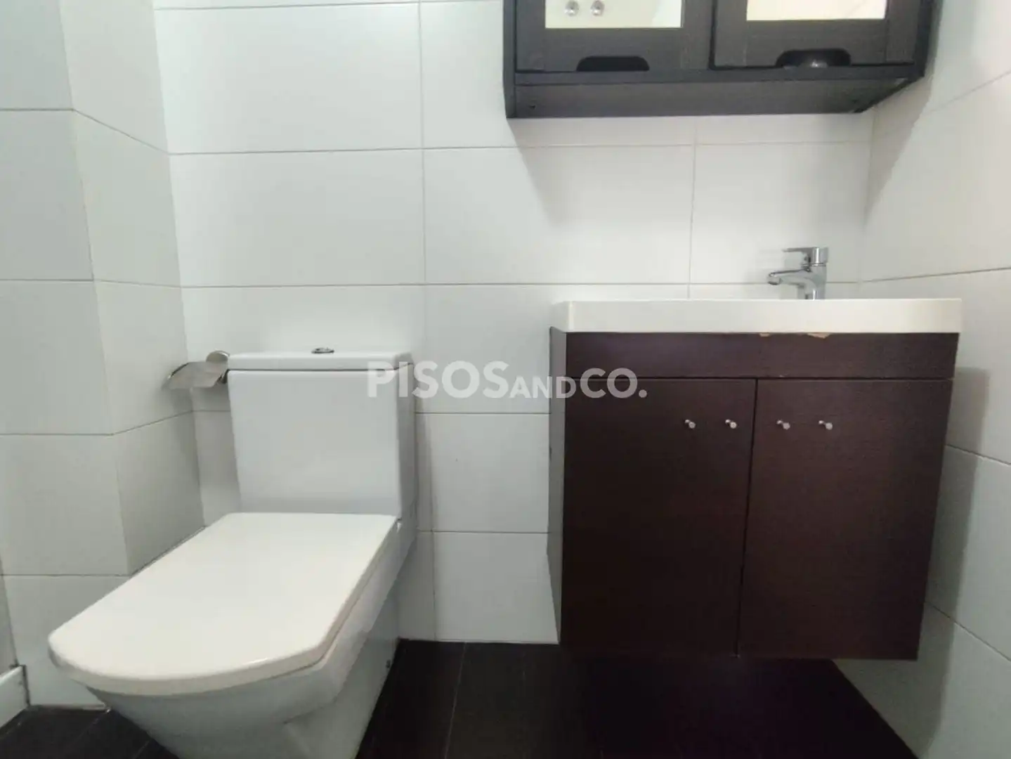 Bany de Pis en venda en Oleiros amb Calefacció, Terrassa i Traster