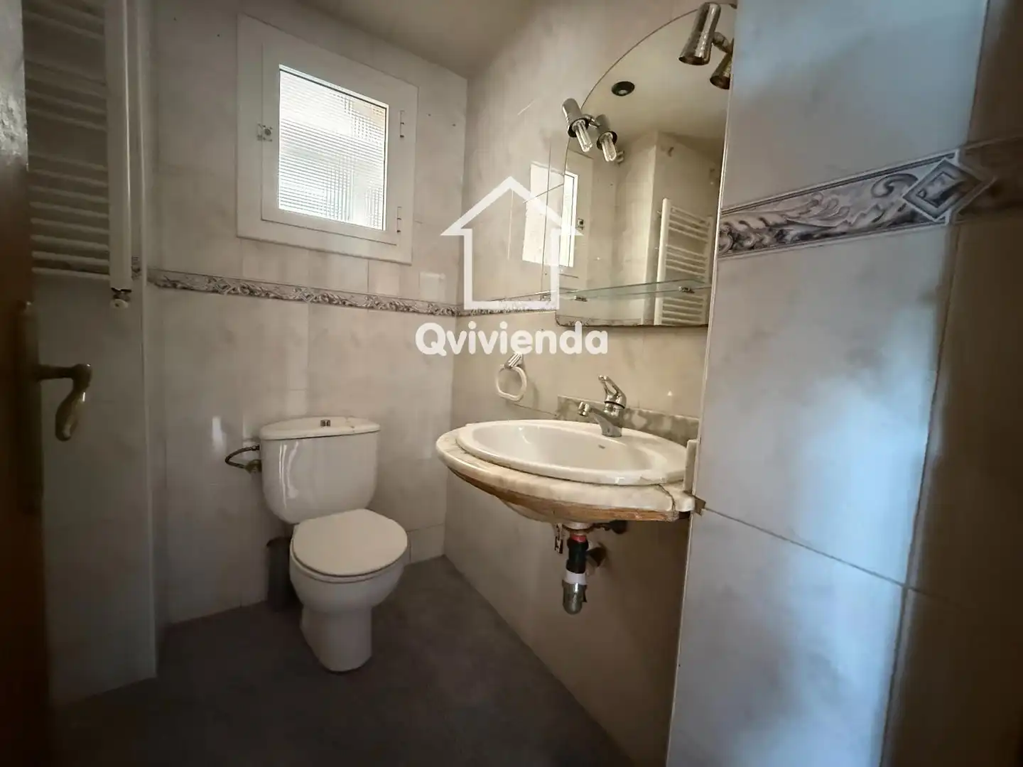 Baño de Piso en venta en Terrassa con Calefacción y Terraza