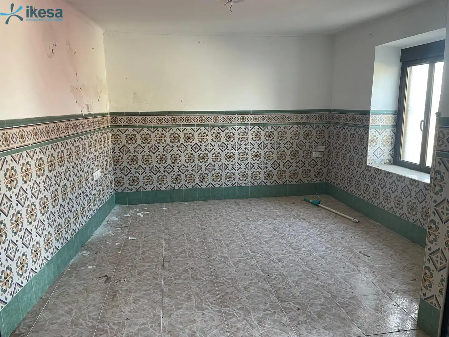 Casa adosada en venta en Constantina
