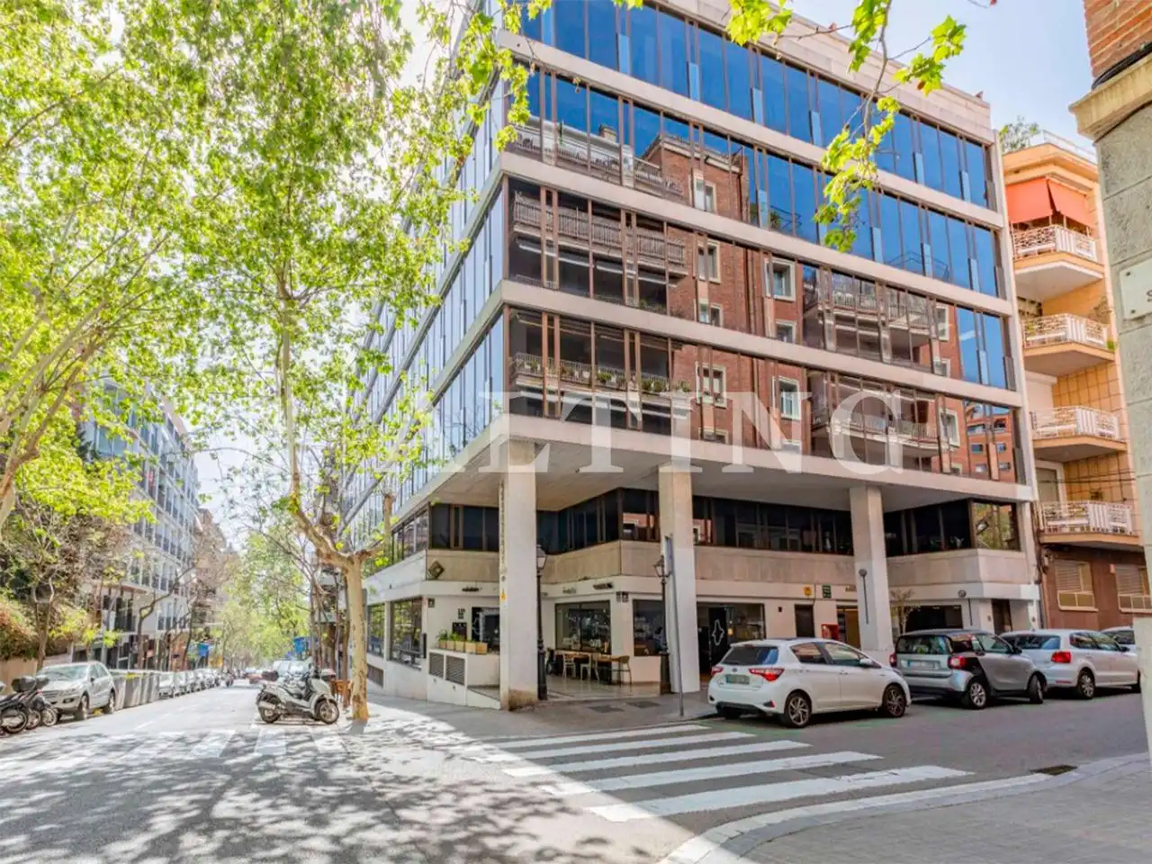 Vista exterior de Oficina de alquiler en Barcelona con Calefacción