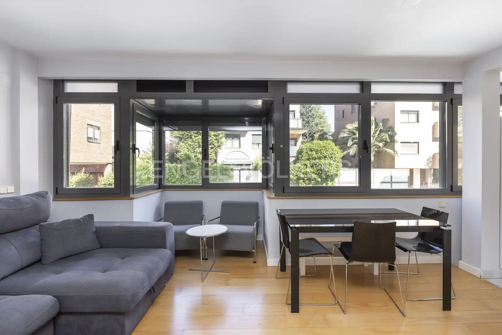 Living room of Flat for sale in Madrid  with Air Conditioner, Heating and Parquet flooring