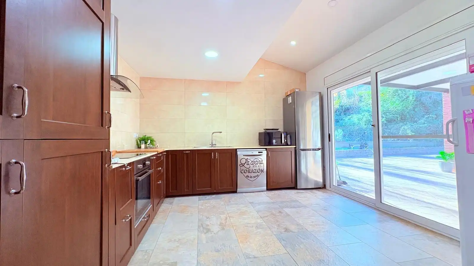 Cocina de Casa o chalet en venta en Castellar del Vallès con Aire acondicionado, Jardín privado y Terraza