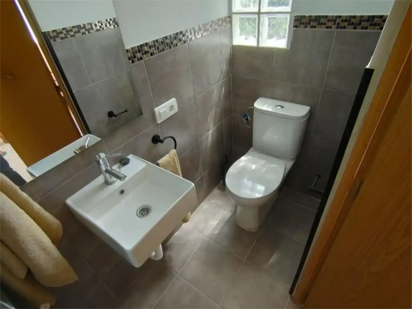 Bany de Apartament de lloguer en Las Palmas de Gran Canaria amb Moblat i Balcó