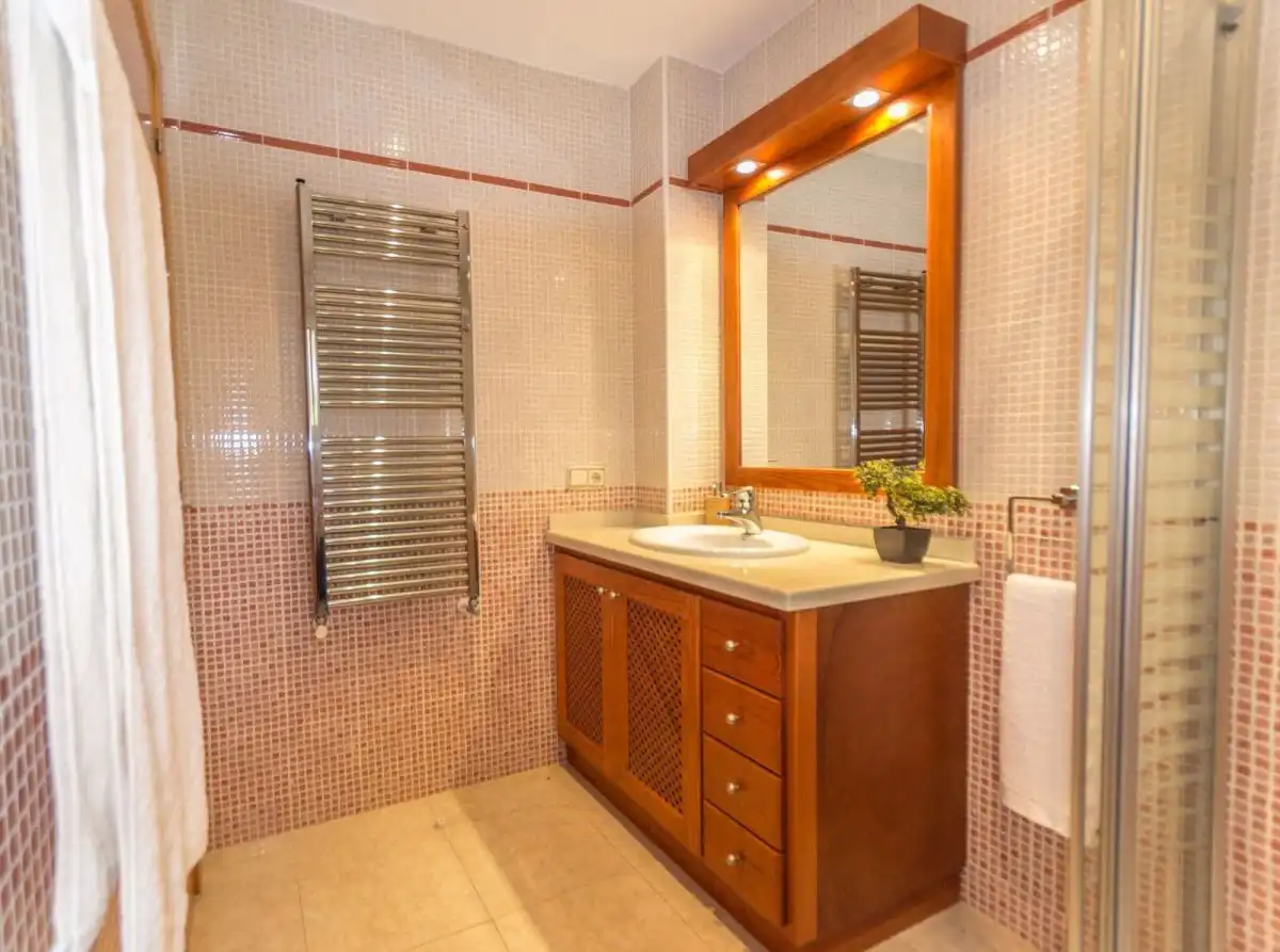 Baño de Casa o chalet en venta en L'Ampolla con Aire acondicionado, Jardín privado y Terraza