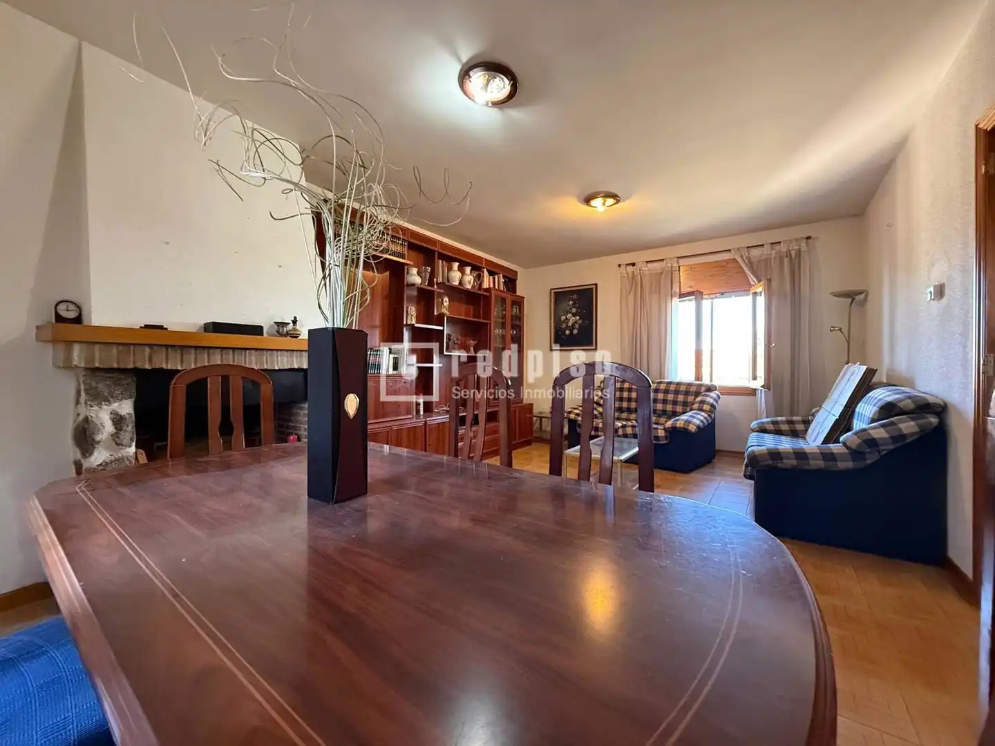 Sala d'estar de Casa o xalet en venda en Navas de Riofrío amb Calefacció, Jardí privat i Traster