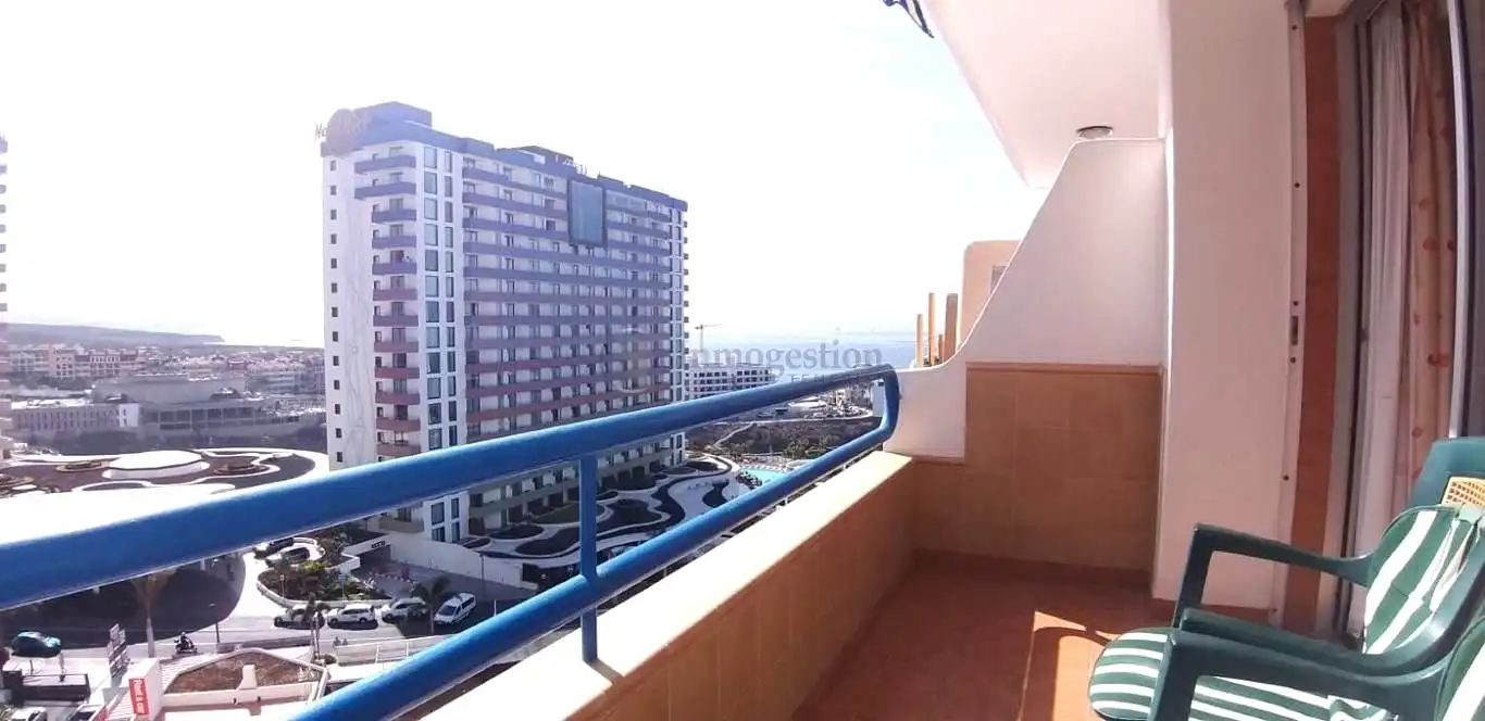 Terrassa de Estudi en venda en Adeje amb Moblat, Balcó i Piscina comunitària