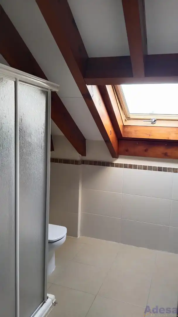Baño de Dúplex en venta en Navalcarnero con Calefacción, Balcón y Piscina comunitaria