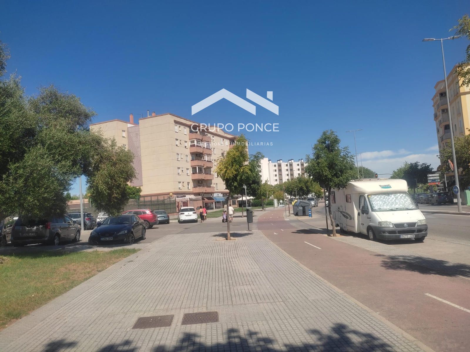 Aparcament de Pis en venda en Jerez de la Frontera amb Terrassa, Traster i Piscina