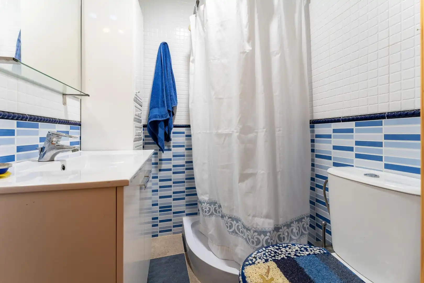 Bany de Casa o xalet en venda en Cártama amb Aire condicionat, Calefacció i Jardí privat