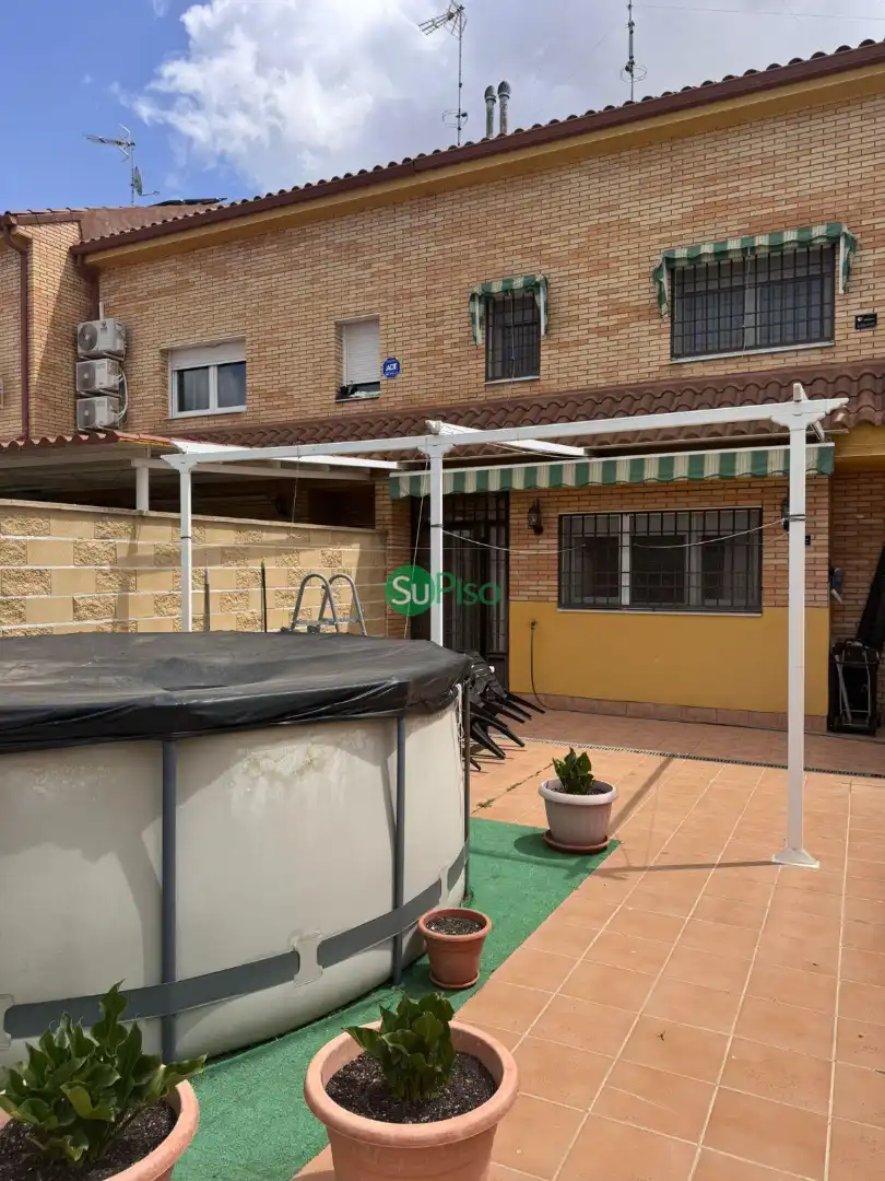 Jardí de Casa adosada en venda en Illescas amb Calefacció, Jardí privat i Piscina