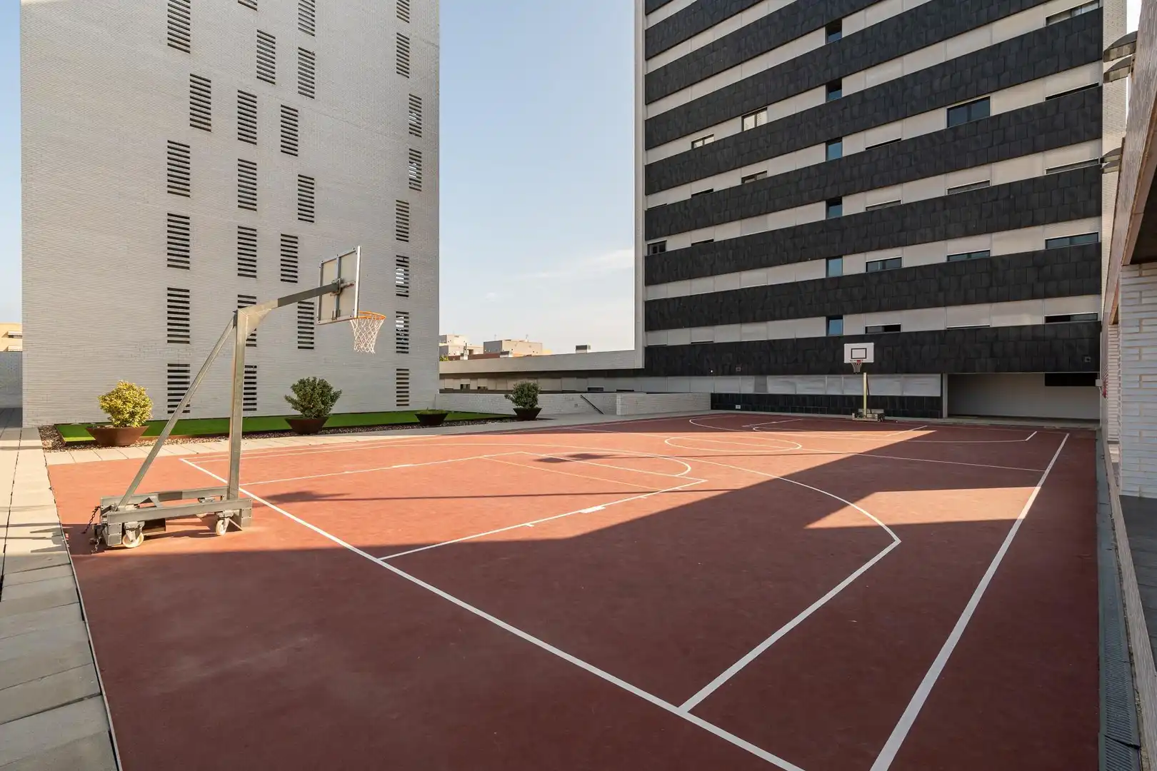 Parking de Piso en venta en Viladecans con Aire acondicionado, Calefacción y Jardín privado