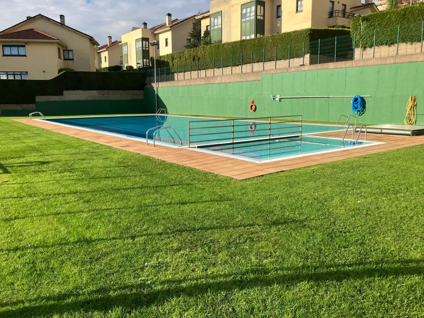 Piscina de Apartamento en venta en Oleiros con Calefacción, Jardín privado y Parquet
