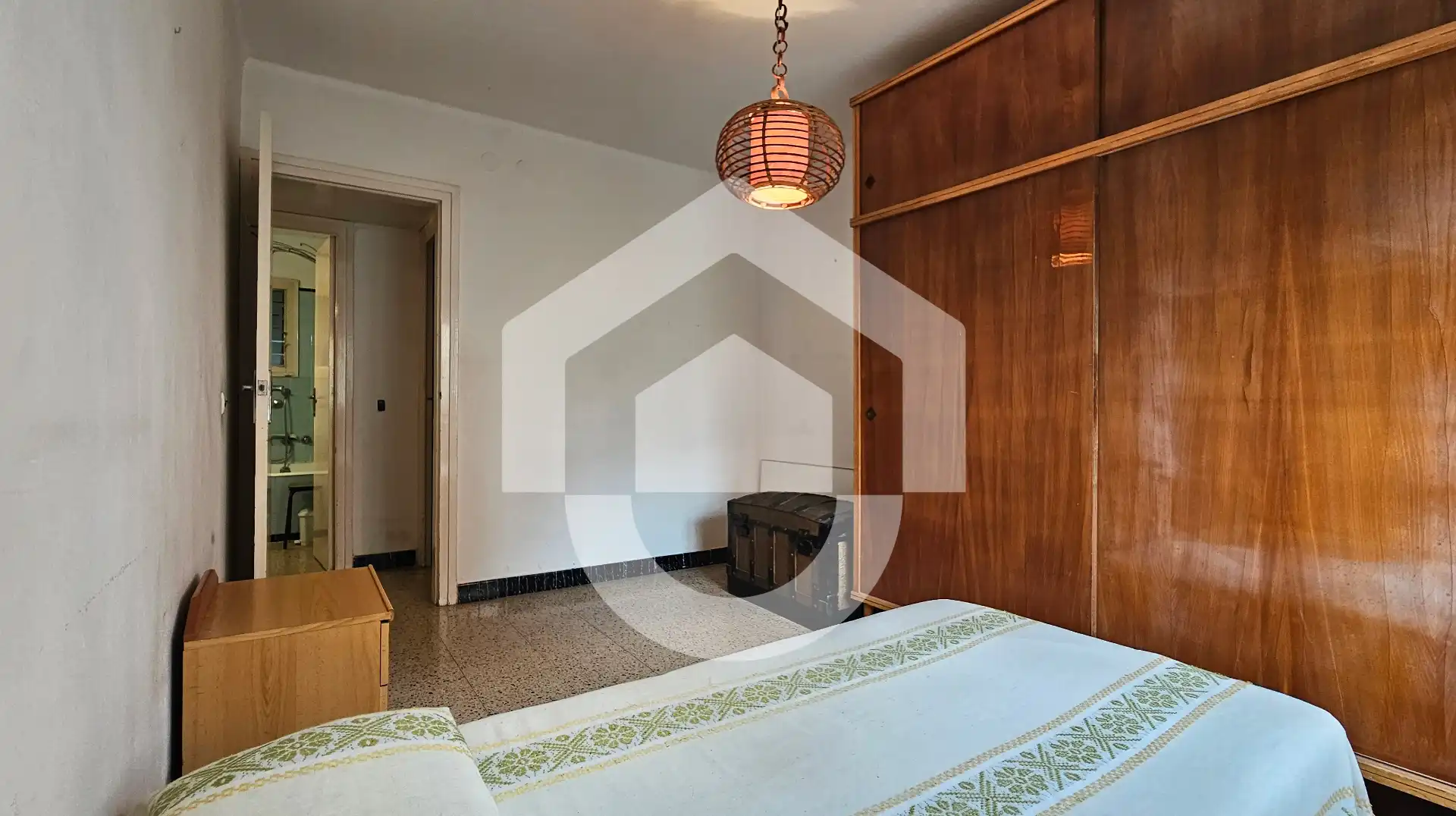 Schlafzimmer von Wohnung zum Verkauf in Barcelona mit Möbliert, Ofen und Balkon