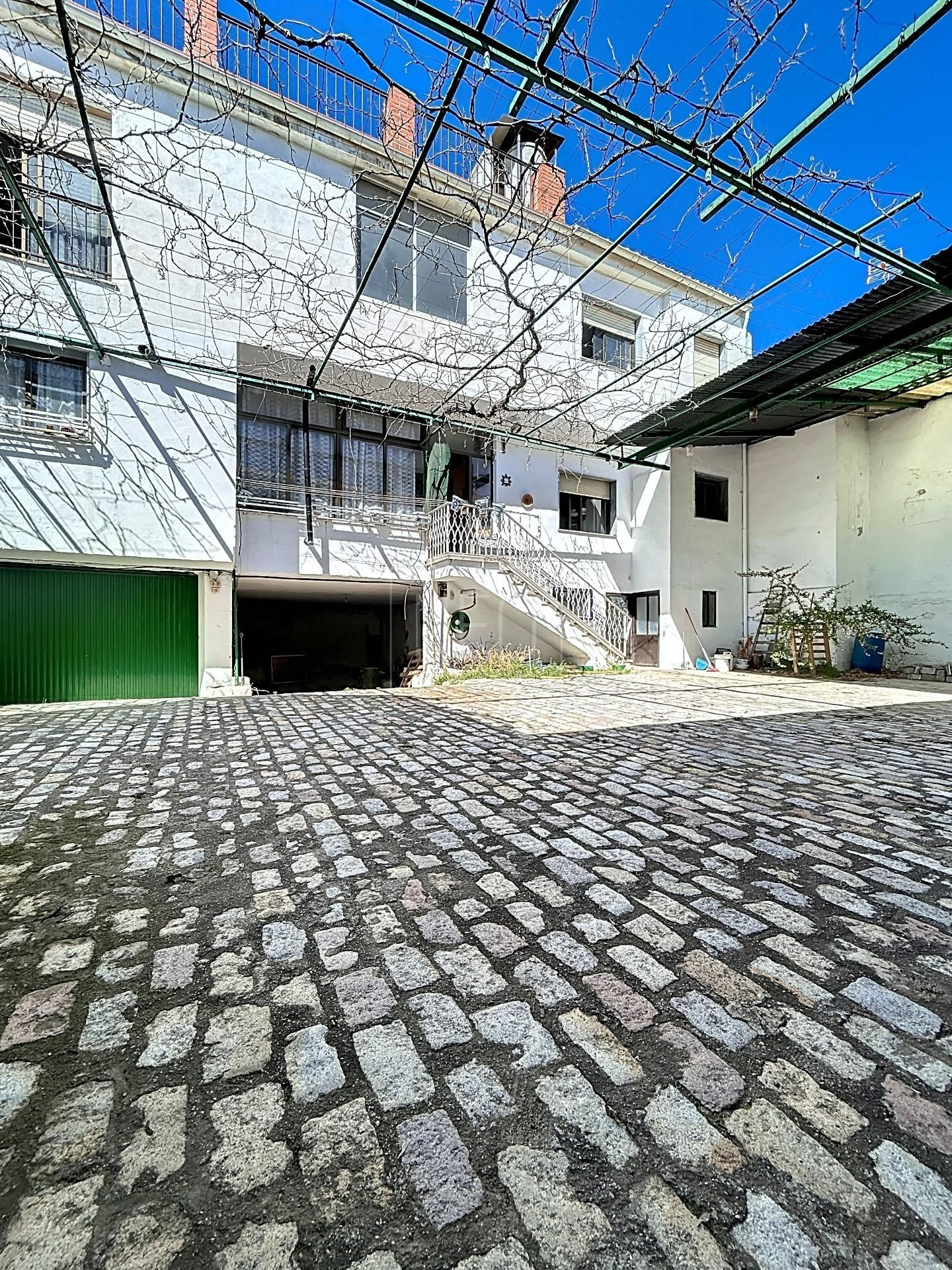 Vista exterior de Casa adosada en venda en Atarfe amb Aire condicionat, Calefacció i Terrassa