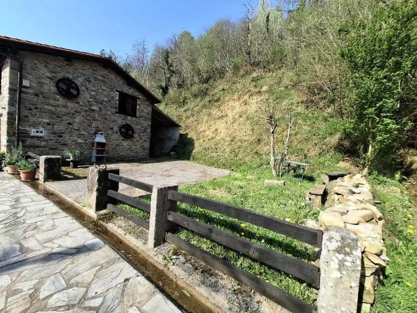 Vista exterior de Casa o chalet en venta en Los Tojos  con Calefacción y Trastero