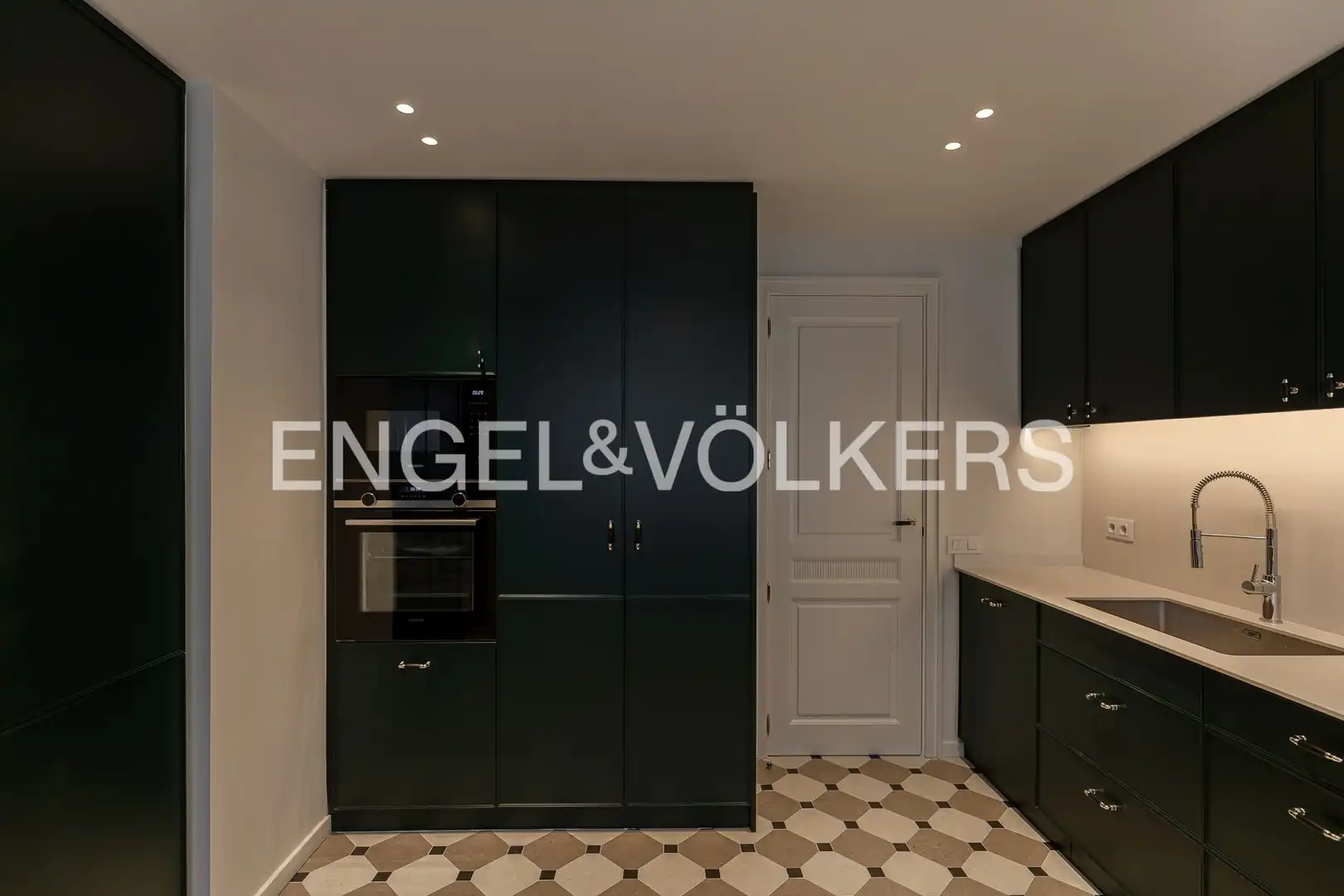 Kitchen of Flat for rent in Madrid  with Air Conditioner, Heating and Terrace