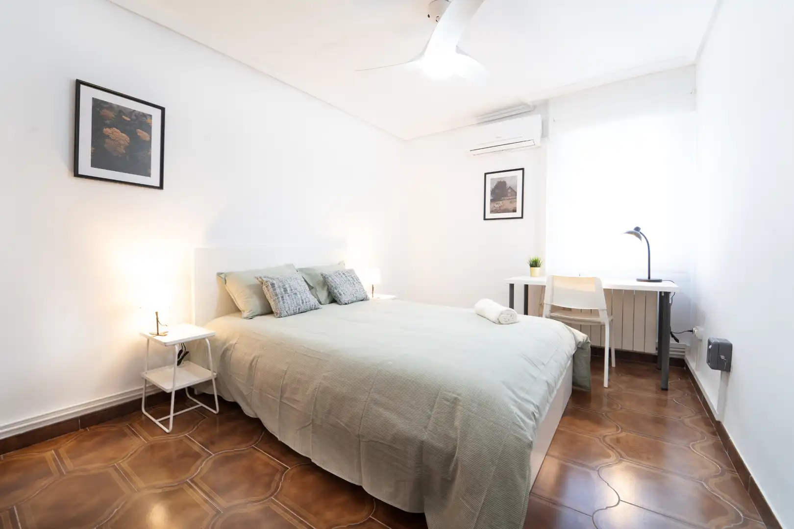 Room in Avenida del Cardenal Herrera Oria, 248, Peñagrande