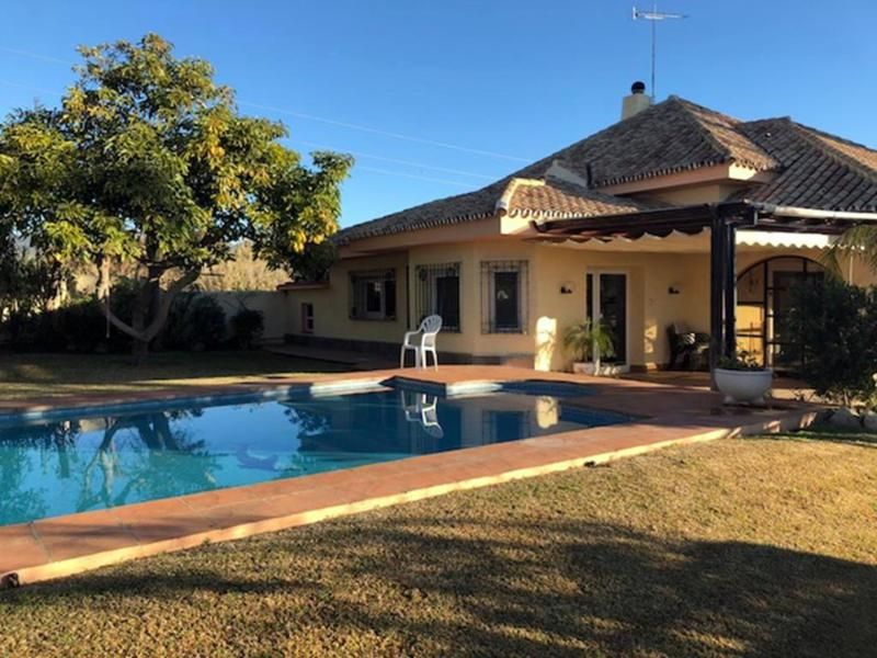 Jardín de Casa o chalet en venta en Estepona con Jardín privado, Terraza y Piscina comunitaria