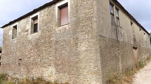 Casa grande de piedra para reformar