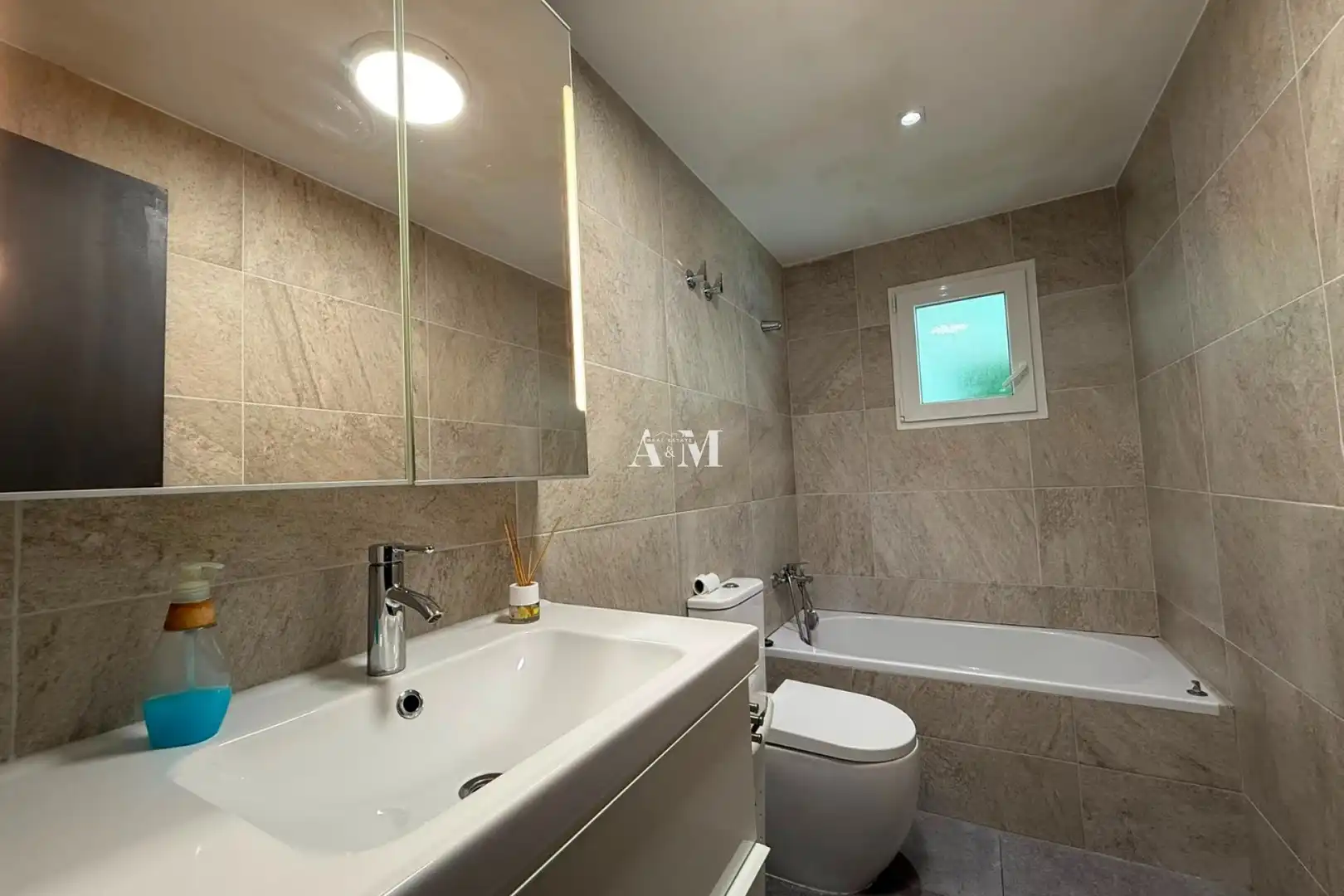 Baño de Apartamento de alquiler en Almoradí con Calefacción, Terraza y Amueblado