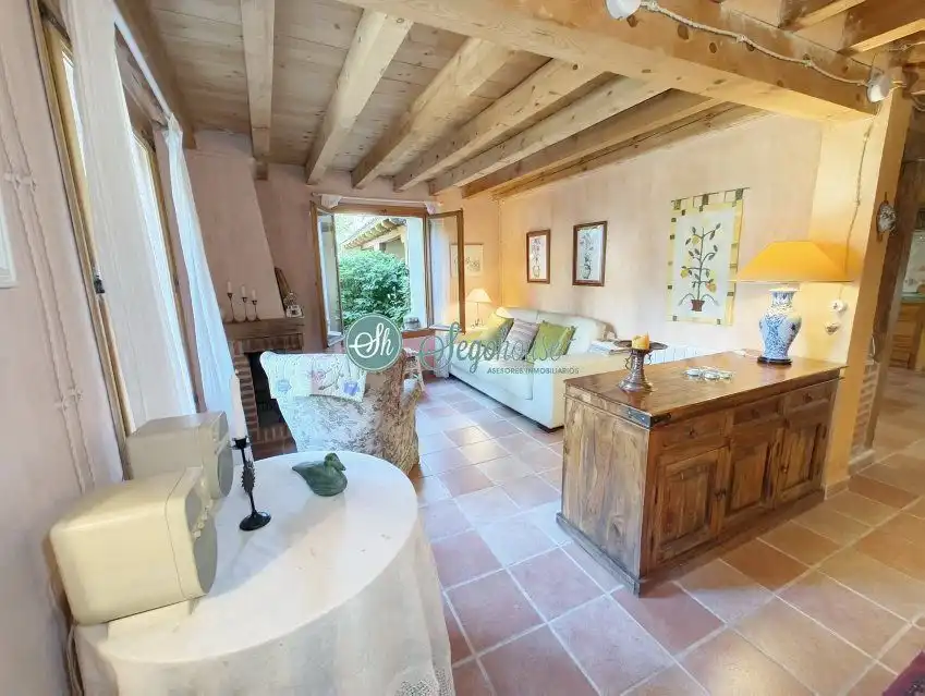 Sala de estar de Casa o chalet en venta en Escobar de Polendos con Calefacción y Trastero