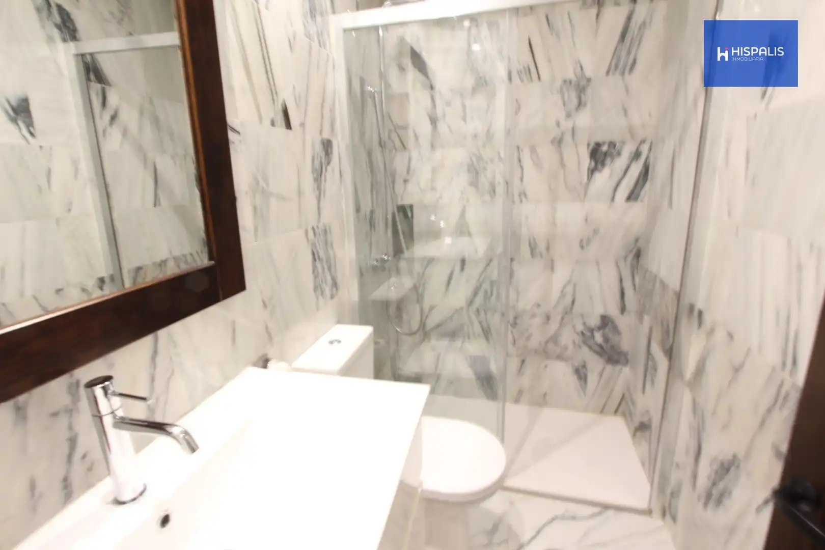 Badezimmer von Loft zum Verkauf in Sevilla mit Klimaanlage und Heizung