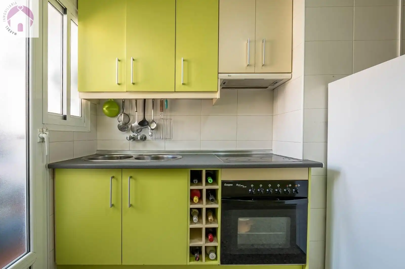 Kitchen of Flat for sale in Granada  with Air Conditioner, Heating and Terrace