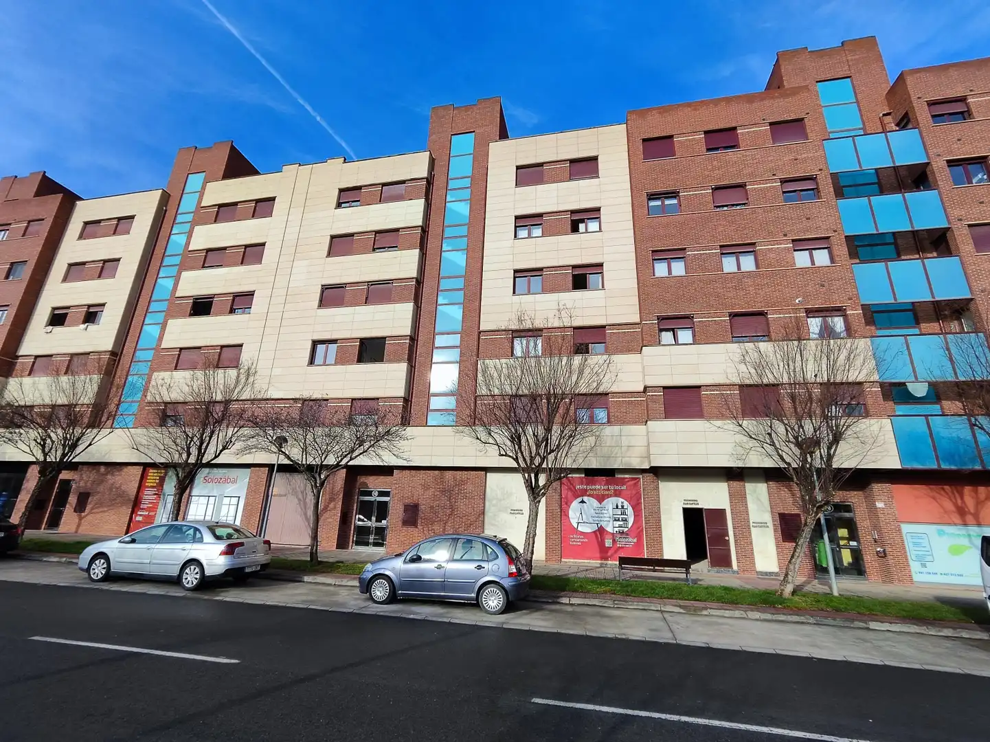 Vista exterior de Local de alquiler en  Logroño