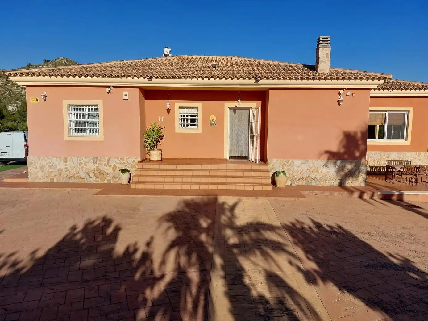 Vista exterior de Casa o xalet en venda en Aigües amb Calefacció, Jardí privat i Terrassa